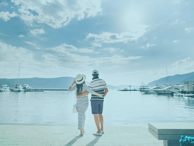 V01-NASAAN-SITIO-IMG-COUPLE TRALVELING 01-SWF V01-NASAAN-SITIO-IMG-COUPLE TRALVELING 01-SWF
